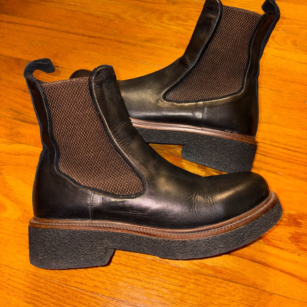 Bueno Black and Brown Women’s Chelsea Boots